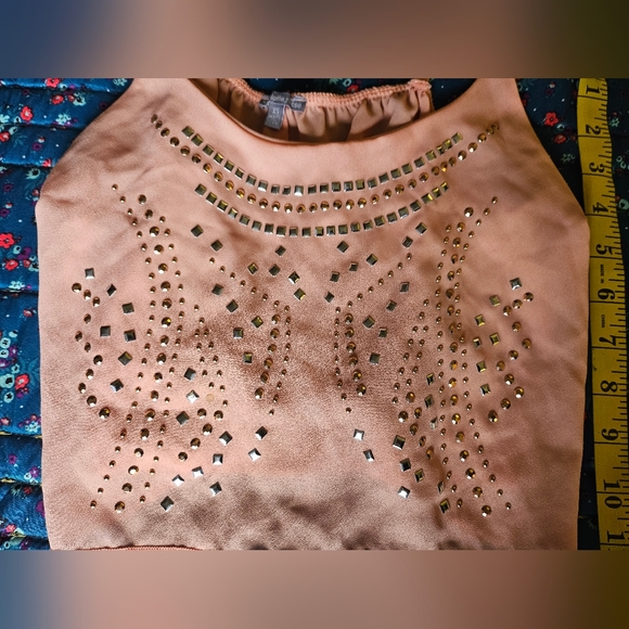 Womens Charlotte Russe Crop Top with Metal Details Size XS Flowy - Picture 3 of 5
